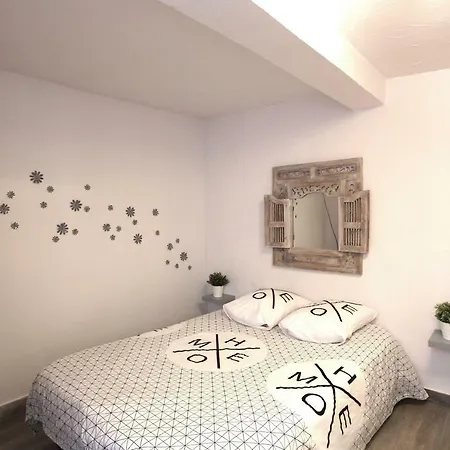 Gregbnb - T2 Ancien Et Moderne - Parking Inclus - 15min Gare Apartment