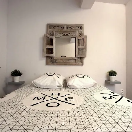 Gregbnb - T2 Ancien Et Moderne - Parking Inclus - 15min Gare * Toulon