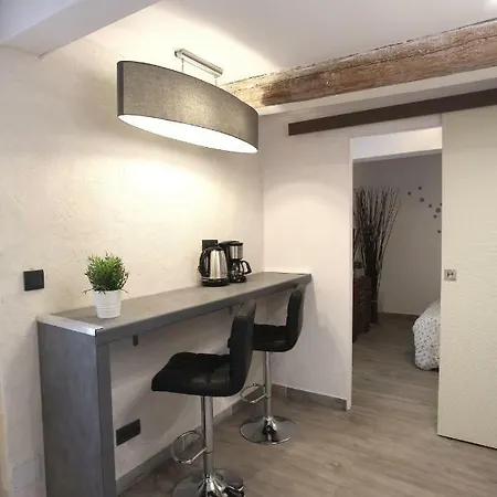 Gregbnb - T2 Ancien Et Moderne - 15min Gare * Tolón